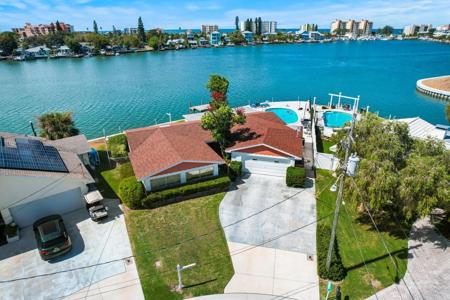 492 CRYSTAL DRIVE