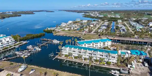 8222 HARBORSIDE CIRCLE