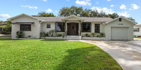 1108 PELICAN S