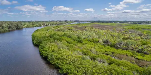 RUSKIN AREA W OF I75 E OF HWY 41