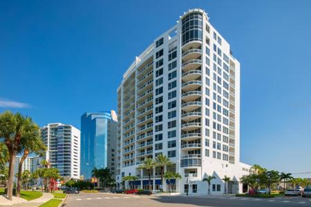 1233 N GULFSTREAM