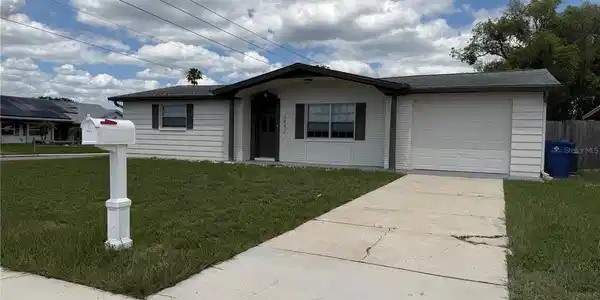 3452 COLUMBUS DRIVE