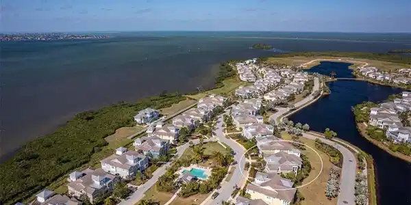 339 COMPASS POINT