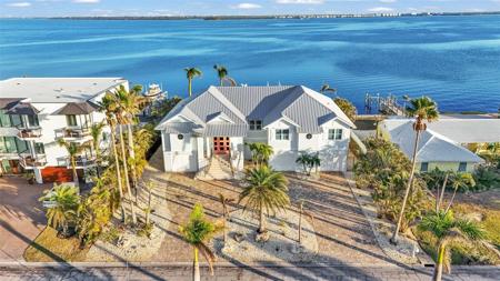 635 KEY ROYALE DRIVE