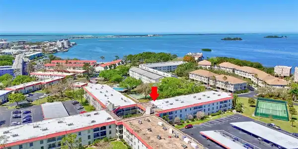 2700 BAYSHORE BOULEVARD