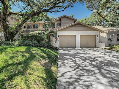 1869 WHISPERING WAY