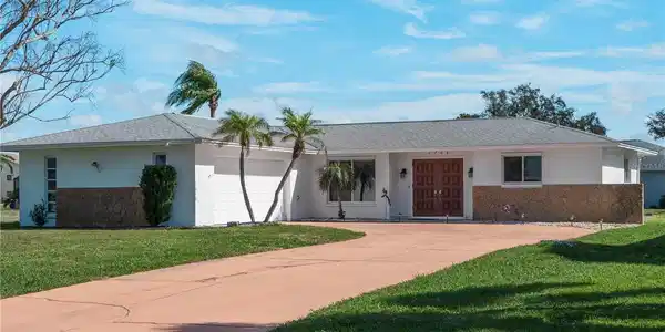 1708 SHOALS COURT