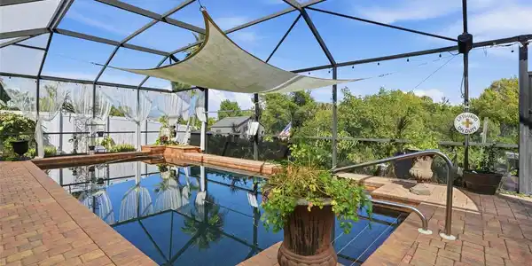 4086 GARDNER DRIVE
