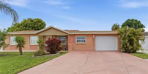 4914 HOLIDAY DRIVE