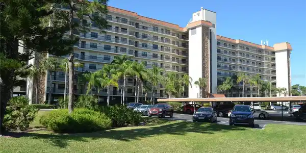 5400 PARK N