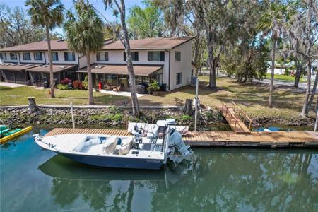 1637 SE PARADISE CIRCLE W