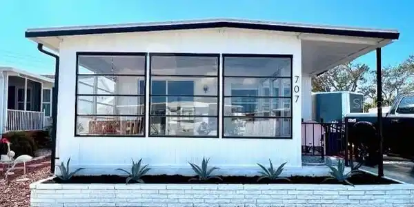 707 ROMA ROAD