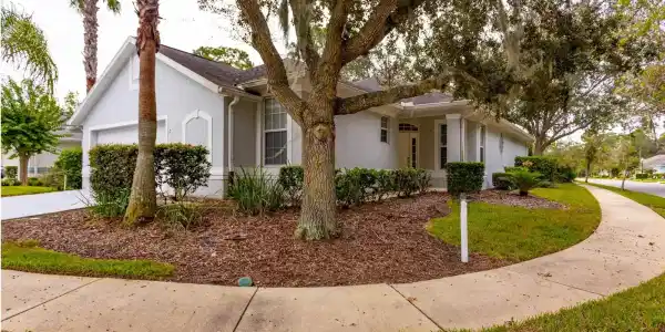 2 CROSSTIE COURT