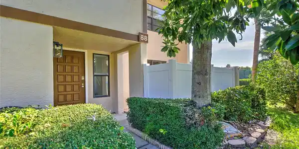 9209 SEMINOLE BOULEVARD