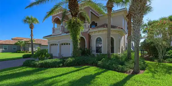 26 KINGFISHER LANE
