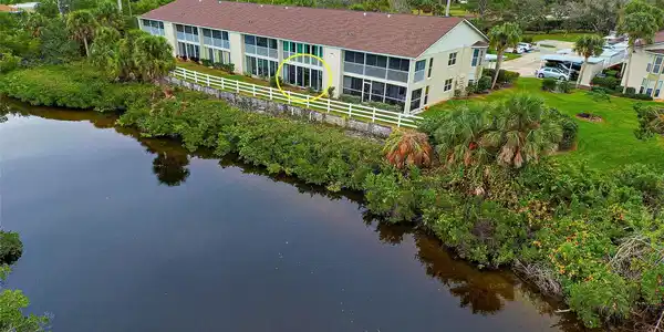 841 WATERSIDE DRIVE