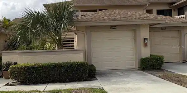 2004 LONGPOINTE CIRCLE