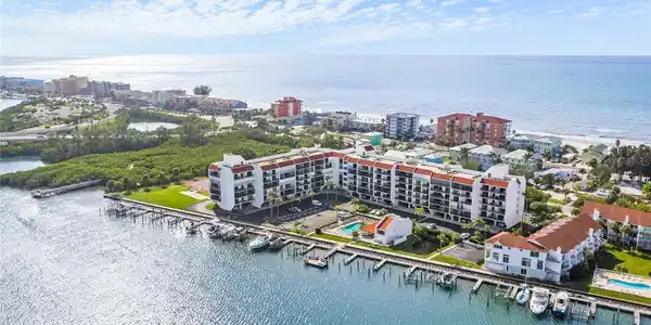 19111 VISTA BAY