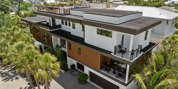 411 PALM AVENUE