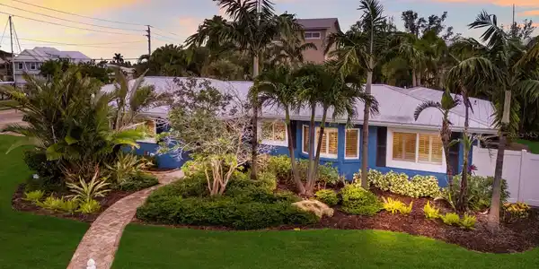 417 BAY PALMS DRIVE