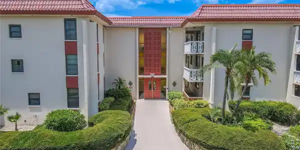 2612 PEARCE DRIVE