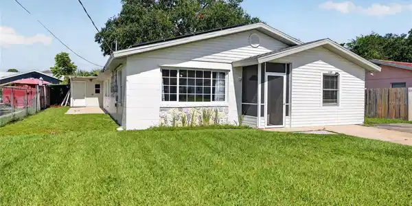 1107 4TH STREET