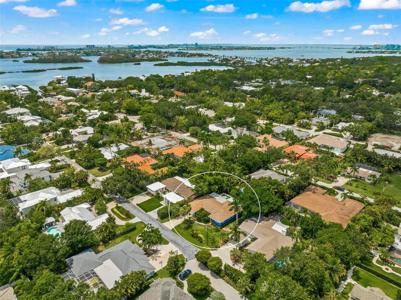 1611 PINE BAY
