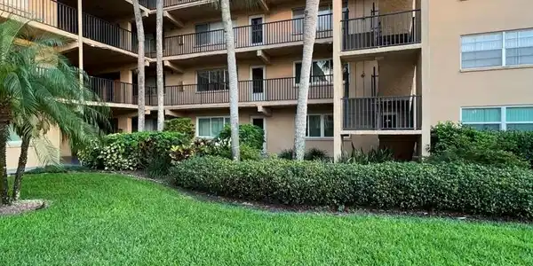 2525 BAY