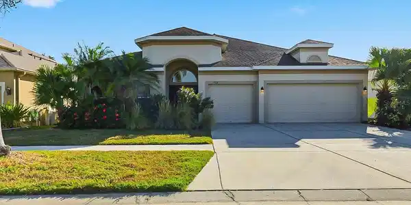 1762 MIRA LAGO CIRCLE