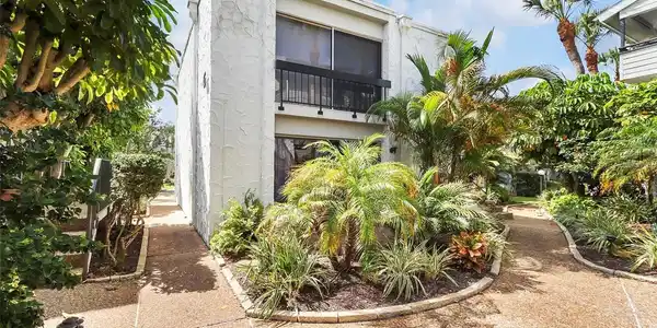 1555 TARPON CENTER DRIVE