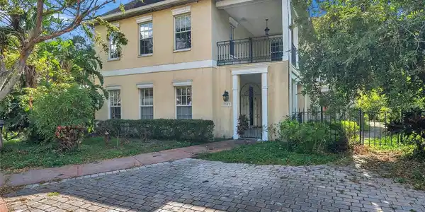 3102 W PROSPECT ROAD