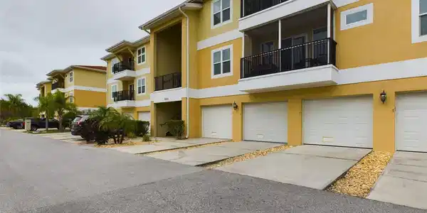 5065 ROYAL PALMS WAY
