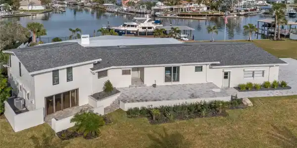 102 E CIRCLE DRIVE