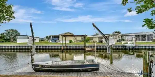 111 E SAINT LUCIA LOOP