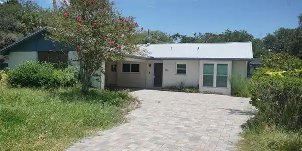 406 S BARBARA LANE