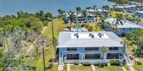 600 MANATEE AVENUE