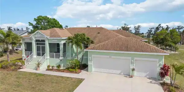 834 BIRDIE WAY