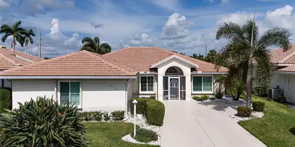 6772 GREENVIEW LANE
