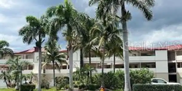 3250 SOUTHSHORE DRIVE