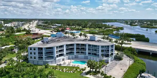 516 TAMIAMI TRAIL S