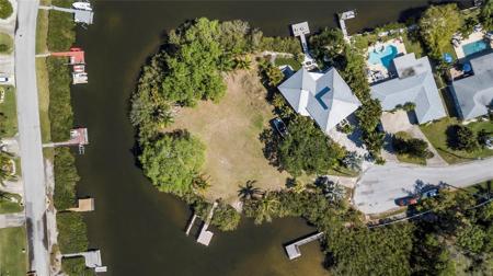 300 HILLPOINT DRIVE