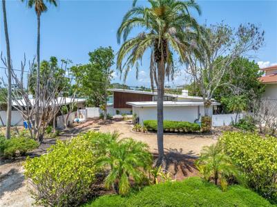 31 DOLPHIN DRIVE