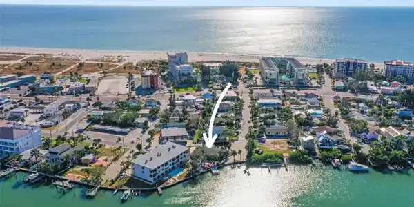 11921 LAGOON LANE