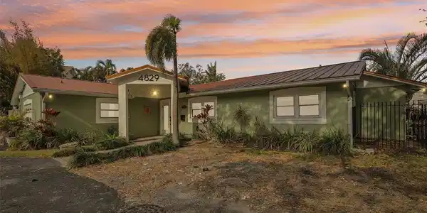 4829 W SAN MIGUEL STREET