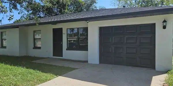 501 LOOMIS TRAIL