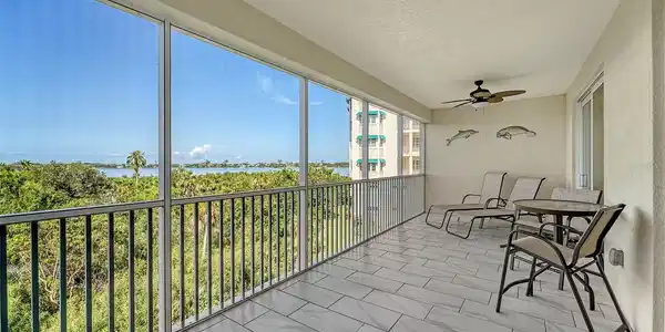 250 HIDDEN BAY DRIVE