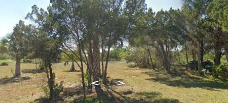562 N LAKE CIRCLE