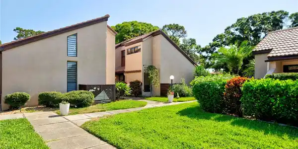6315 PELICAN CREEK CROSSING