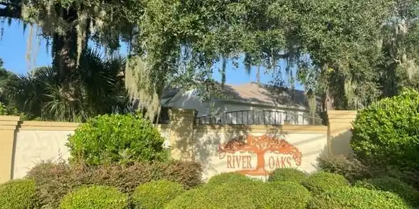 18 RIVER OAKS