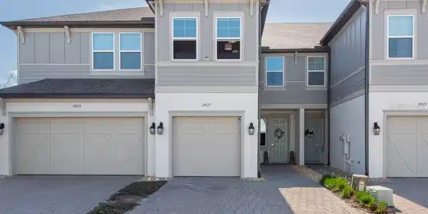 2437 GOLDEN PASTURE CIRCLE